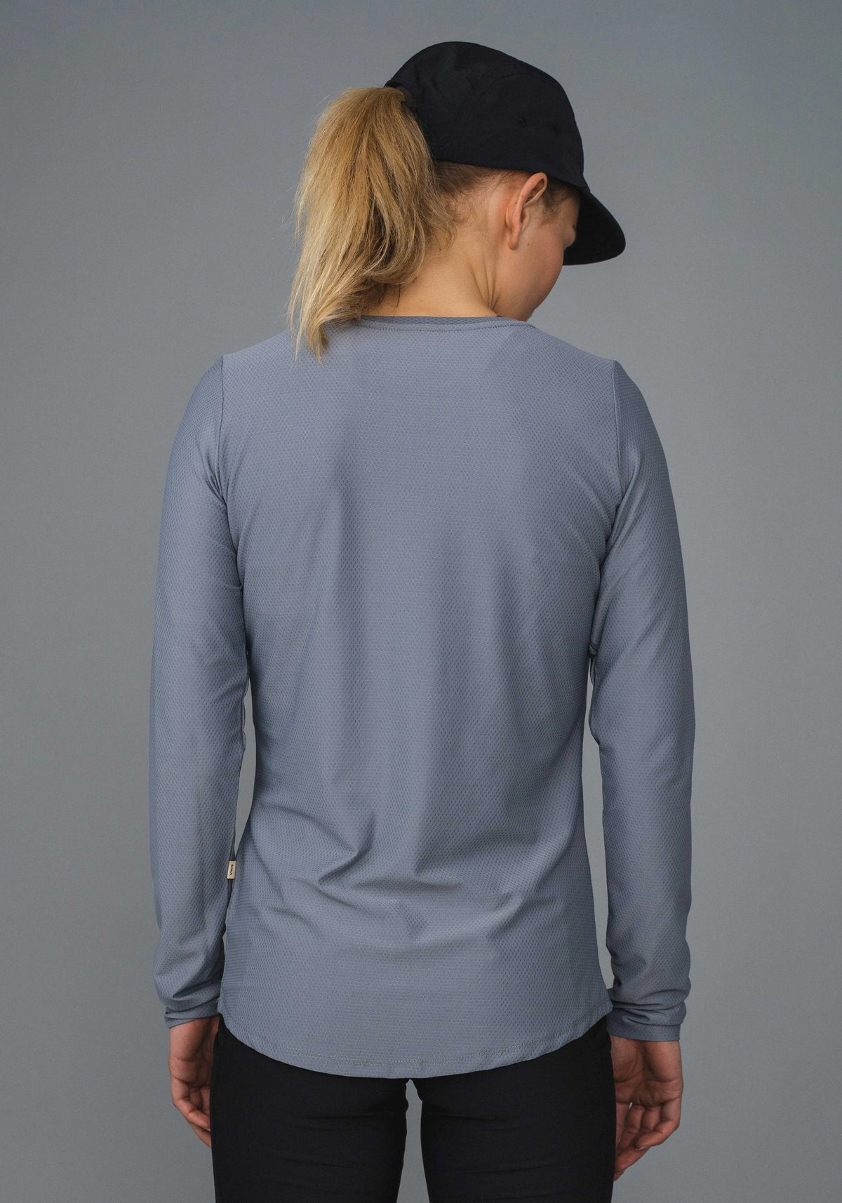 WNS RERUN TEE LS - Rhino - Powder