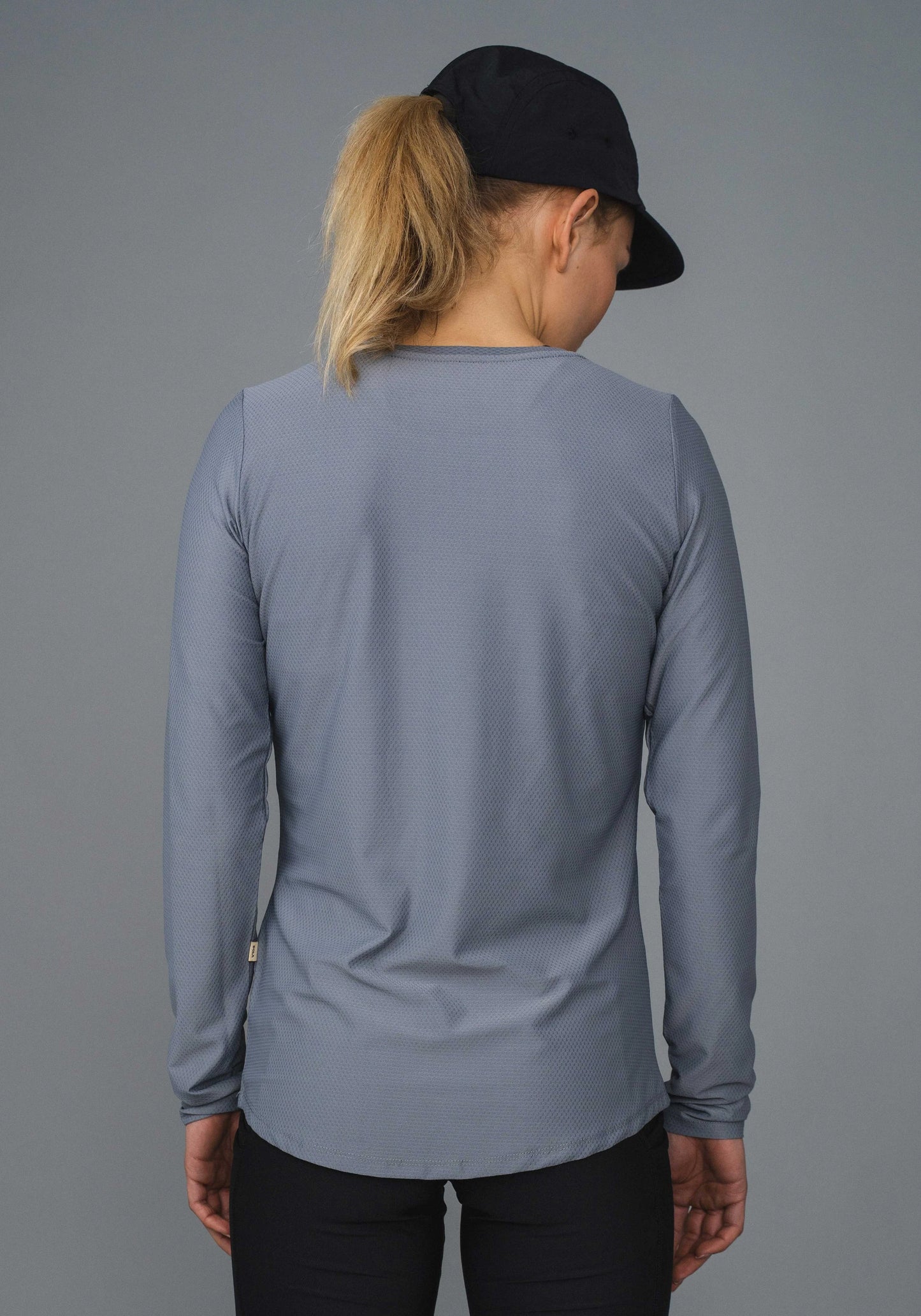 WNS RERUN TEE LS - Rhino - Powder